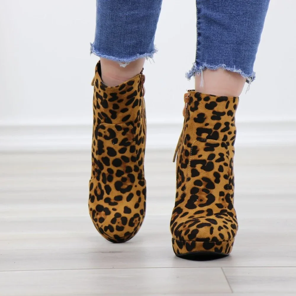 Leopard Back Lace Suede Heeled Ankle platform Booties - Picture 9 of 12